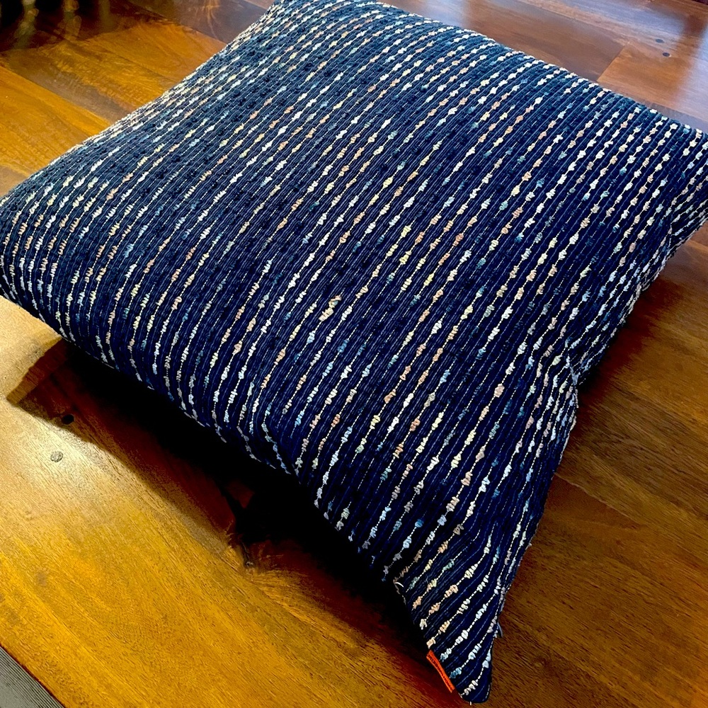 Missoni Home pillow. Navy. Excellent condition approx 23” - Picture 3 of 5
